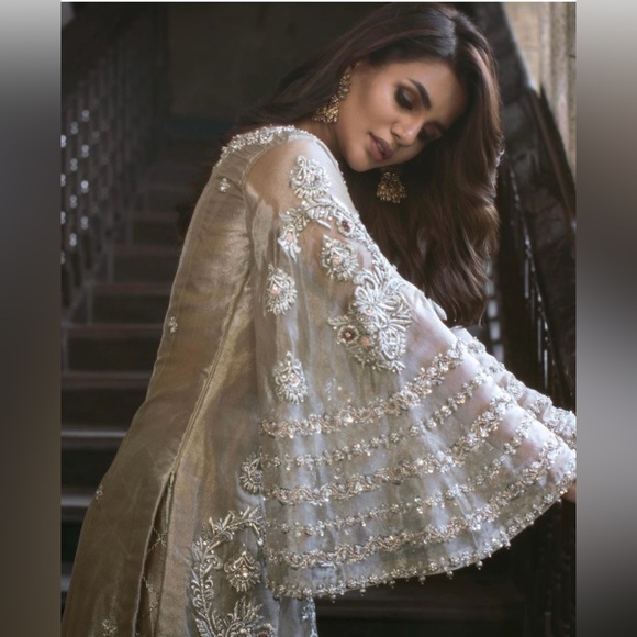 3 piece suit with beautiful intricate work by Zeeshan Danish. - Picture 2 of 10